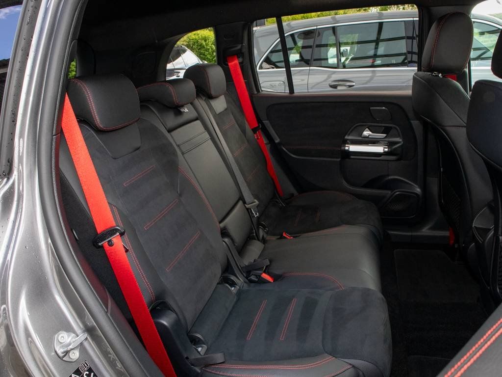 Mercedes-Benz GLB 35 AMG 2023 г. Серый, пробег 57850 км
