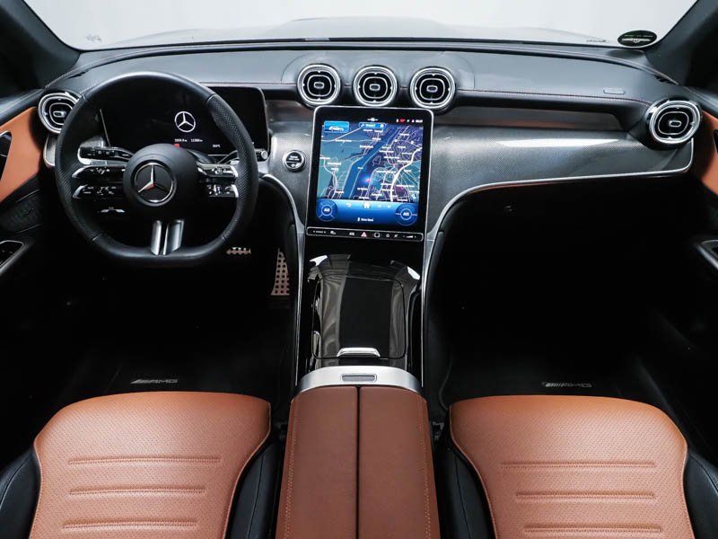 Mercedes-Benz GLC 300 2025 г. Чёрный, пробег 11579 км