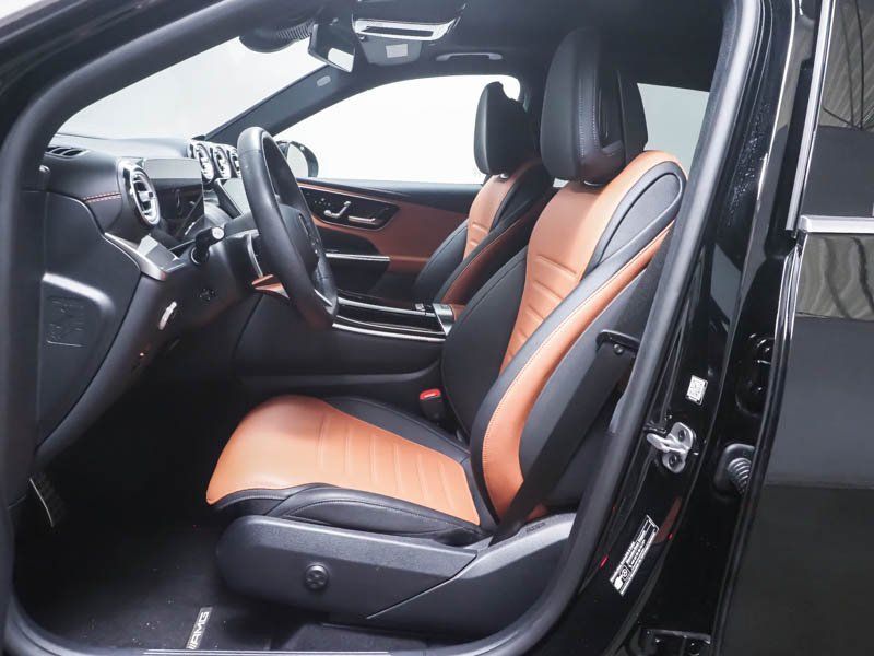 Mercedes-Benz GLC 300 2025 г. Чёрный, пробег 11579 км