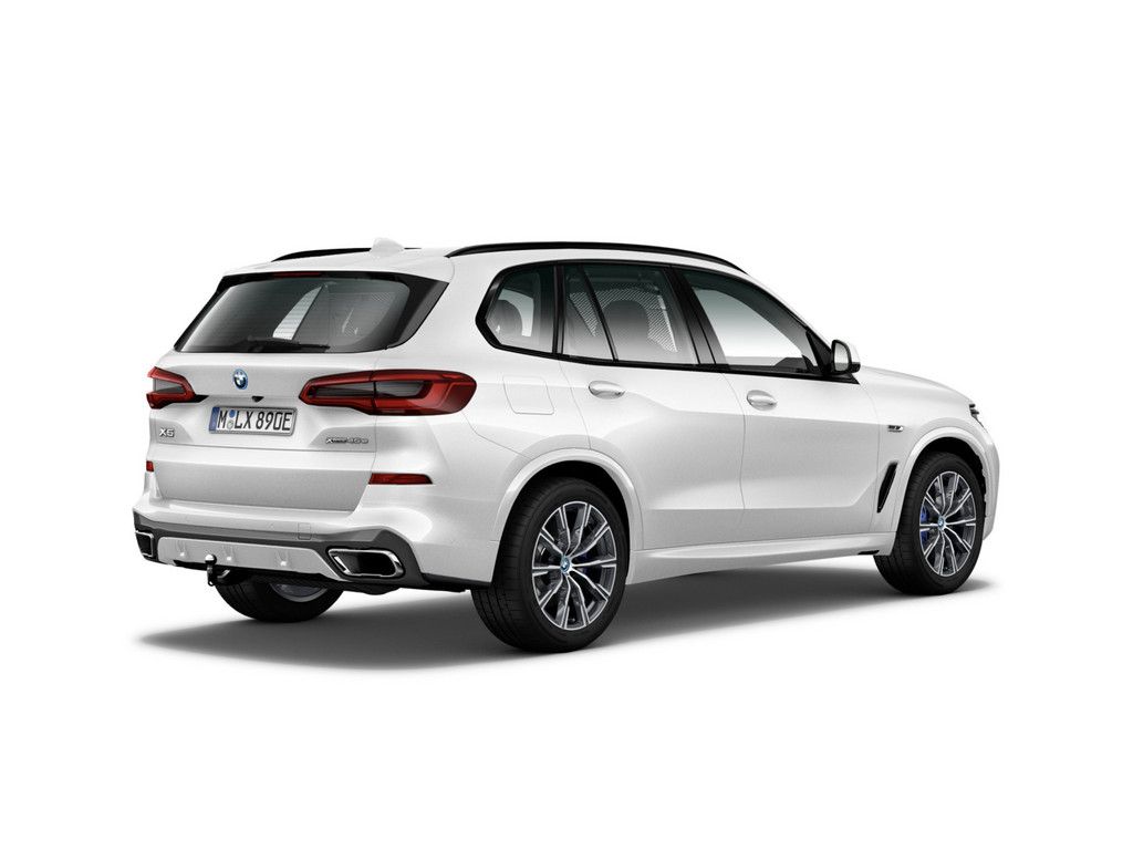 BMW X5 2022 г. Белый, пробег 55974 км