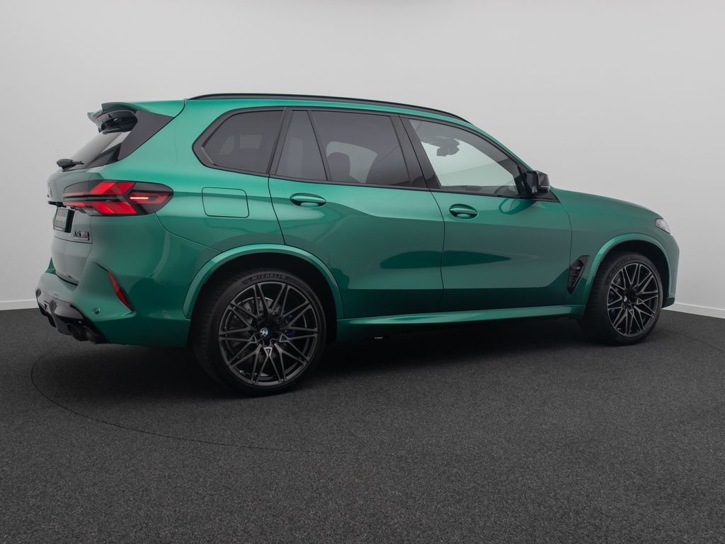 BMW X5 M 2025 г. Зелёный, пробег 10986 км