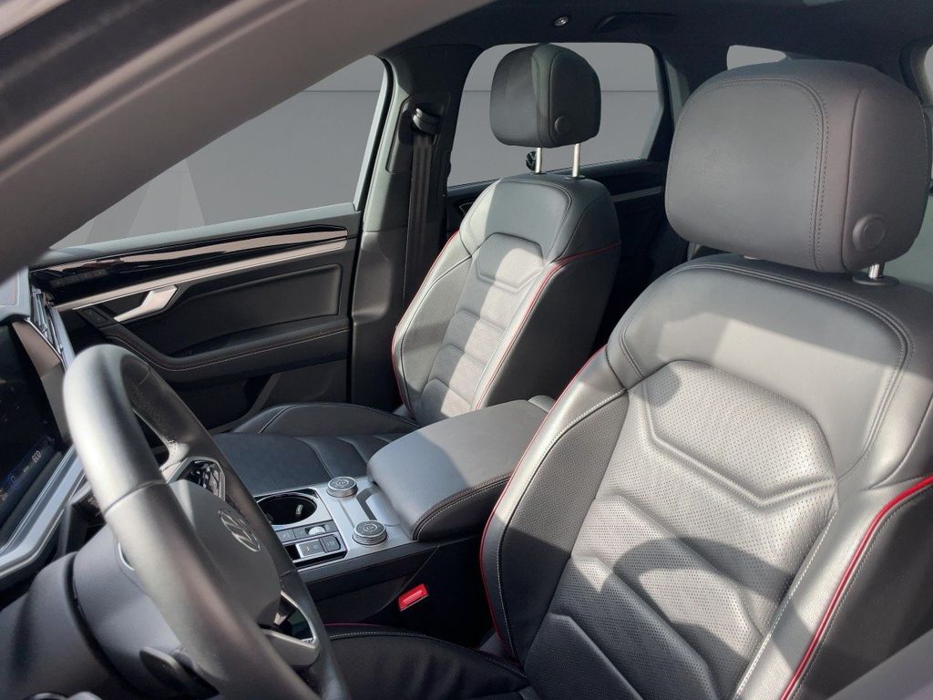 Volkswagen Touareg 2023 г. Чёрный, пробег 31150 км