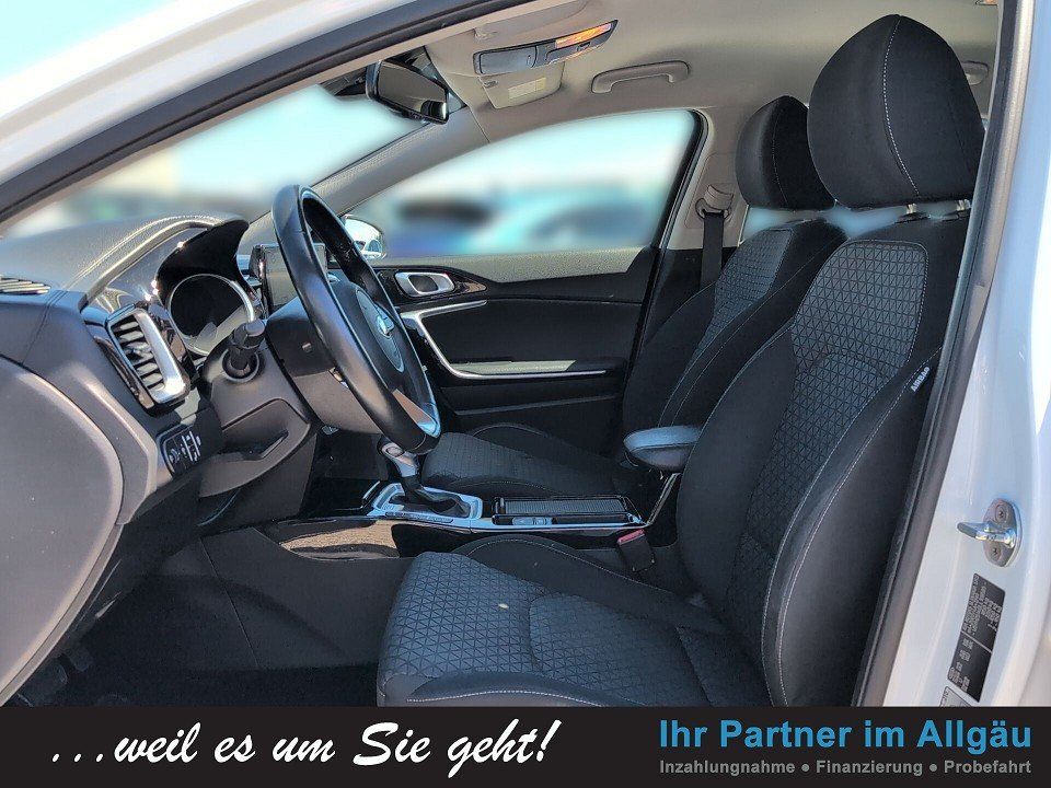 Kia CEE'D / CEED 2021 г. Белый, пробег 53000 км