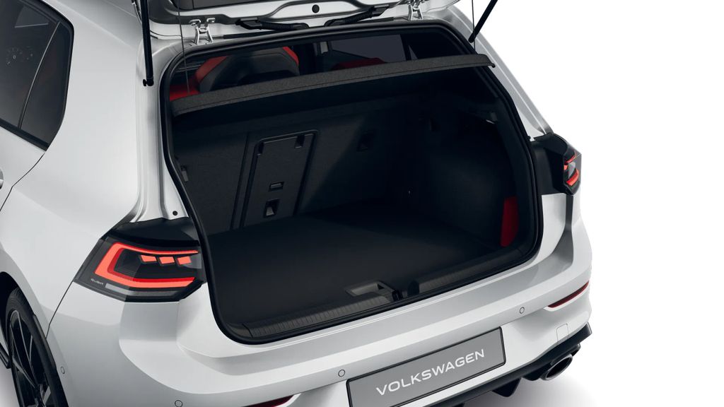 Volkswagen Golf 2025 г. Белый, пробег 8169 км
