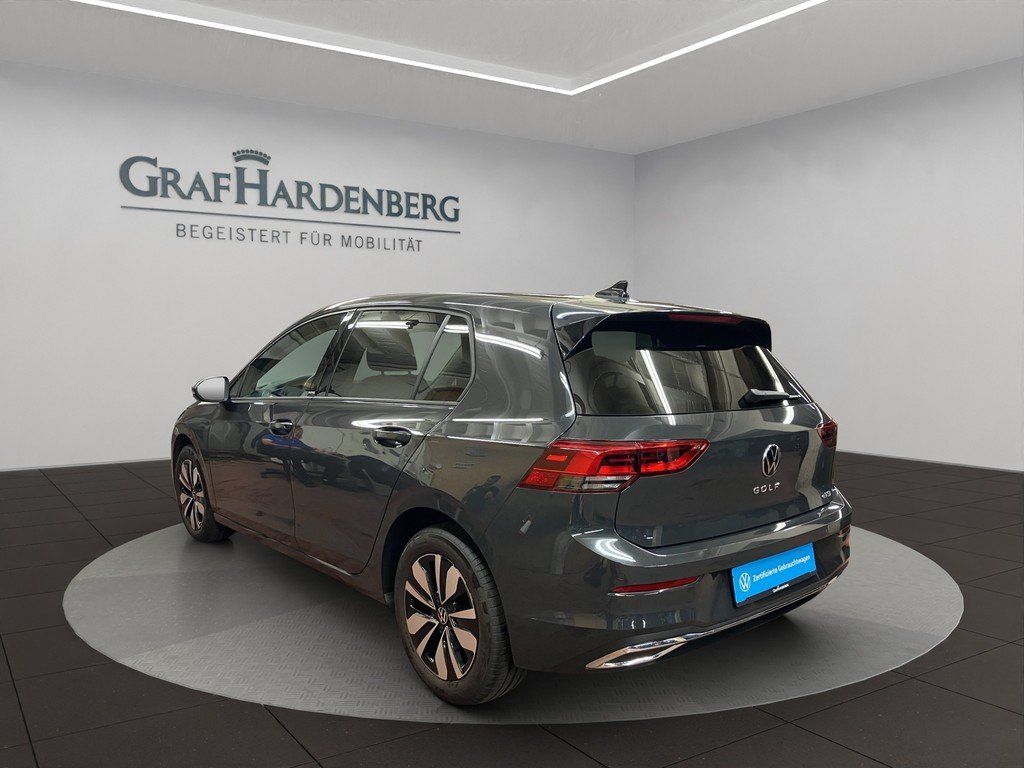 Volkswagen Golf 2024 г. Серый, пробег 20600 км
