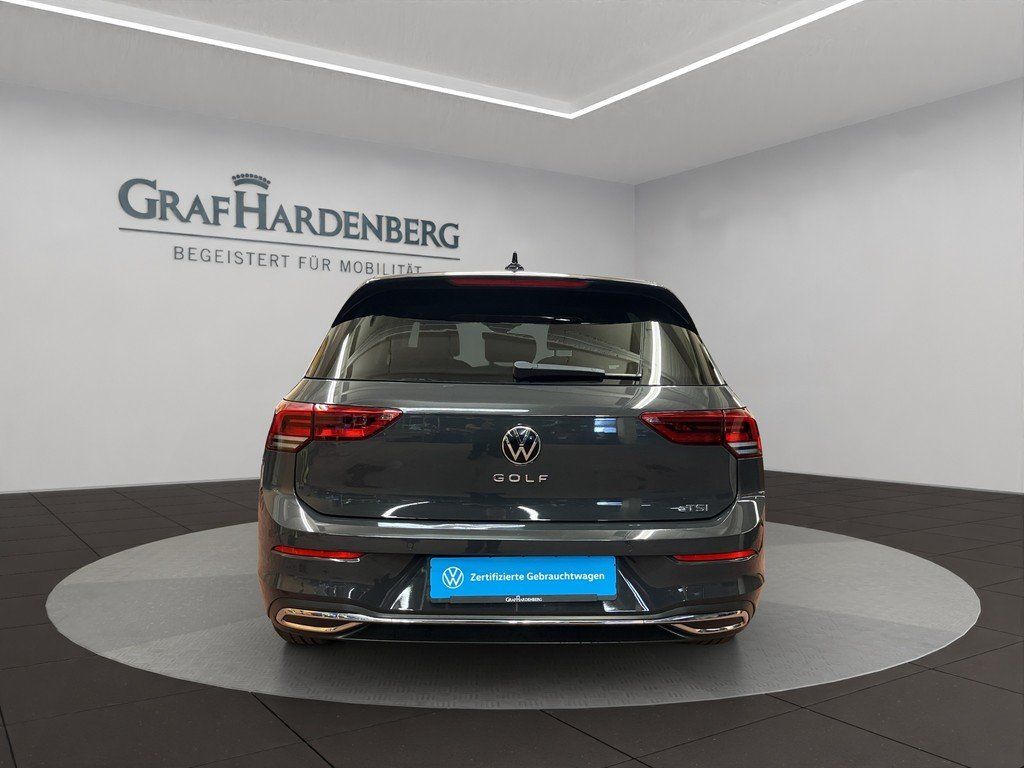 Volkswagen Golf 2024 г. Серый, пробег 20600 км
