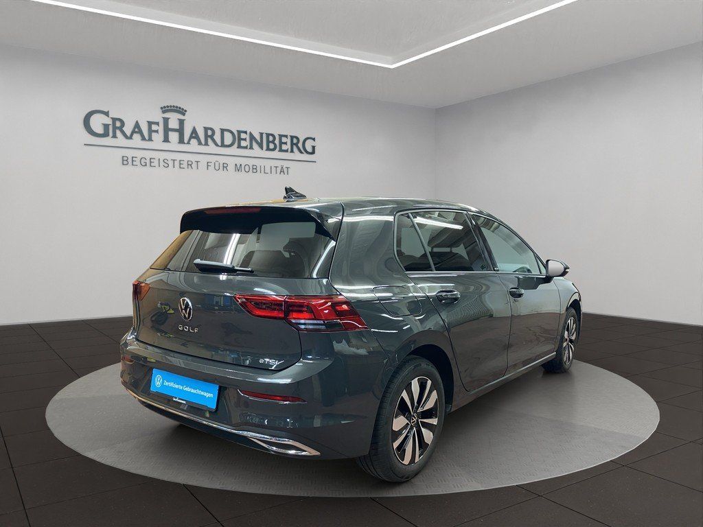 Volkswagen Golf 2024 г. Серый, пробег 20600 км