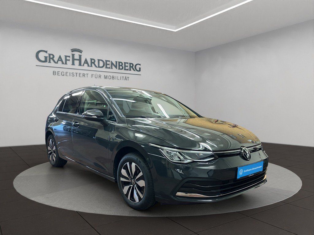 Volkswagen Golf 2024 г. Серый, пробег 20600 км