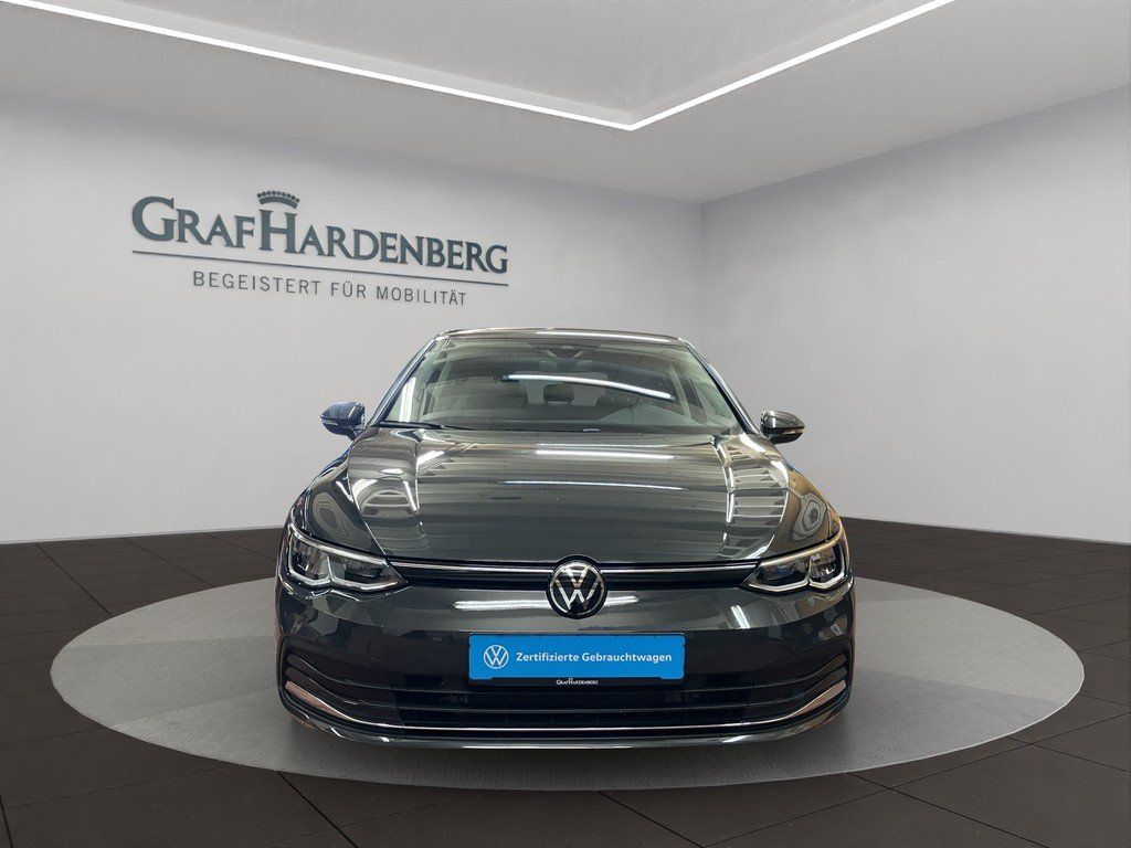 Volkswagen Golf 2024 г. Серый, пробег 20600 км