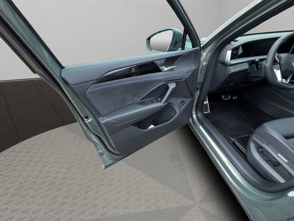 Volkswagen Tayron 2026 г. Зелёный, пробег 23000 км