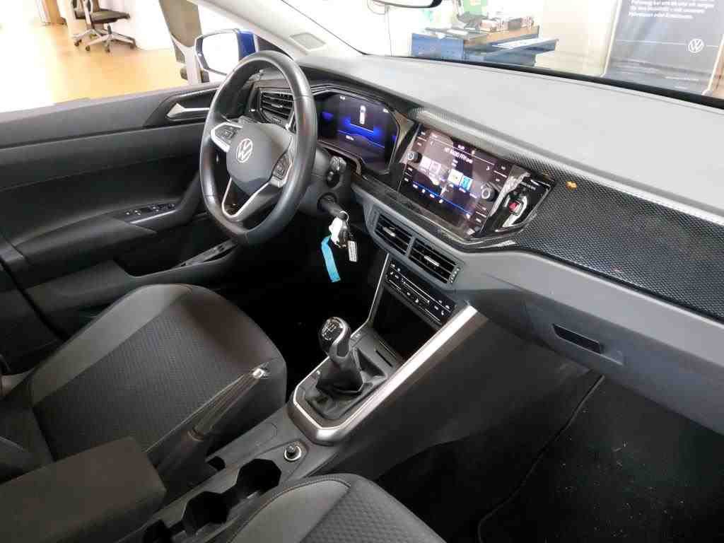 Volkswagen Polo 2023 г. Синий, пробег 25820 км