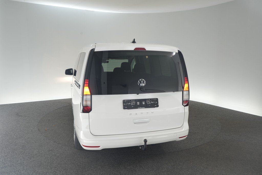 Volkswagen CADDY MAXI 2022 г. Белый, пробег 49800 км