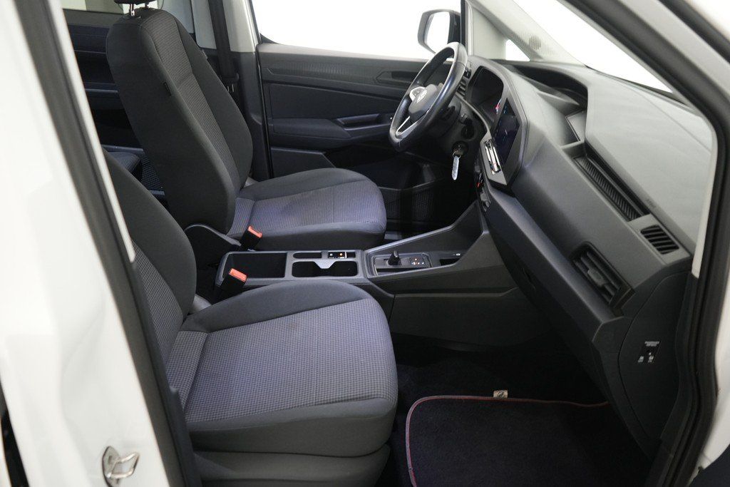 Volkswagen CADDY MAXI 2022 г. Белый, пробег 49800 км