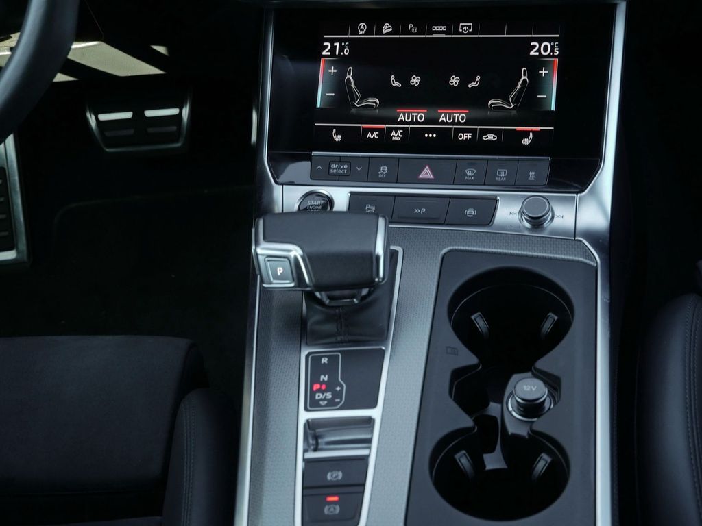 Audi A6 2023 г. Серебристый, пробег 44960 км