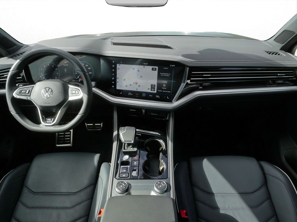 Volkswagen Touareg 2026 г. Серый, пробег 21775 км