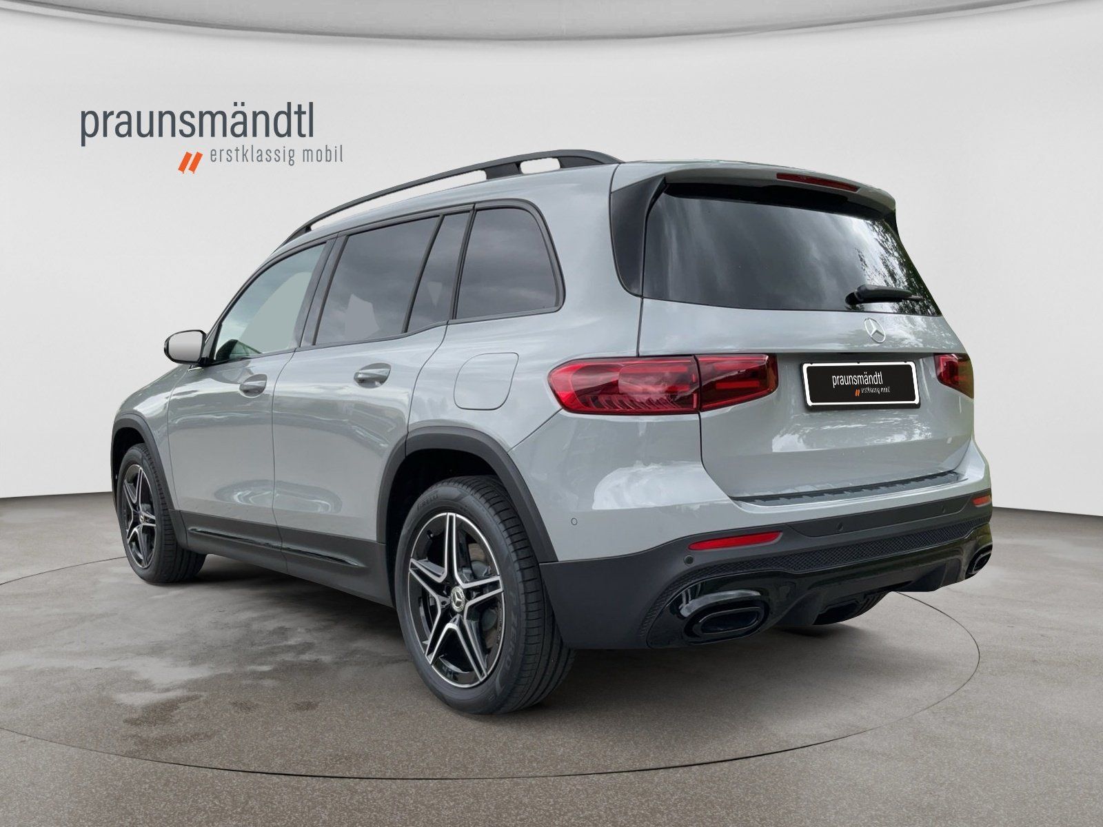 Mercedes-Benz GLB 220 2026 г. Серый, пробег 9444 км