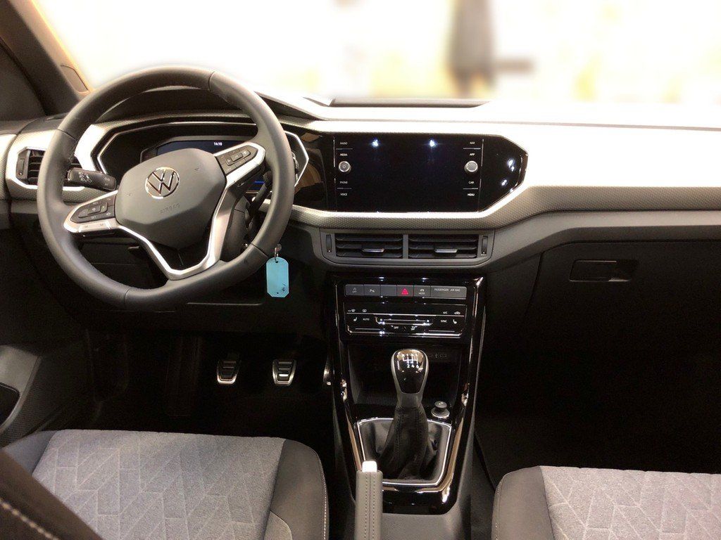 Volkswagen T-Cross 2024 г. Серый, пробег 35000 км