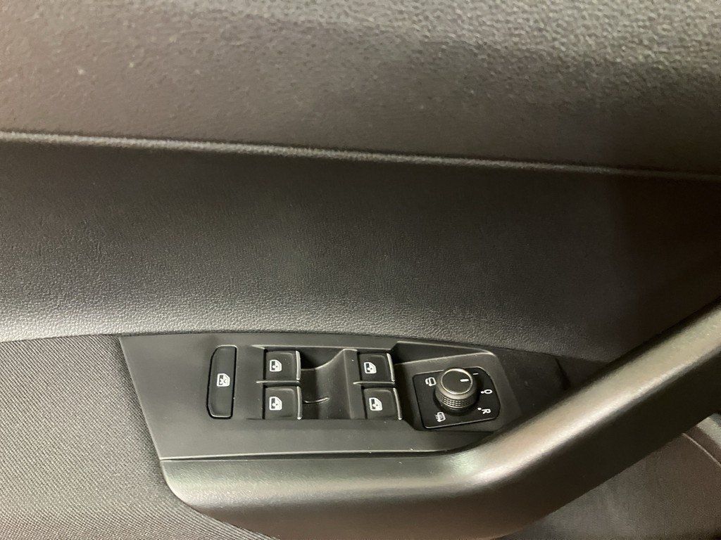 Volkswagen Taigo 2023 г. Чёрный, пробег 51400 км