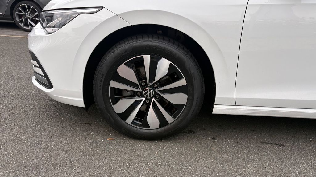 Volkswagen Golf 2023 г. Белый, пробег 58501 км