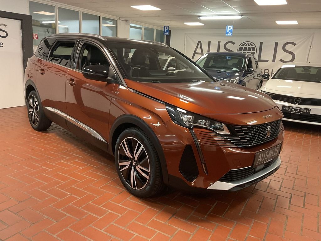 Peugeot 5008 2021 г. Белый, пробег 44000 км