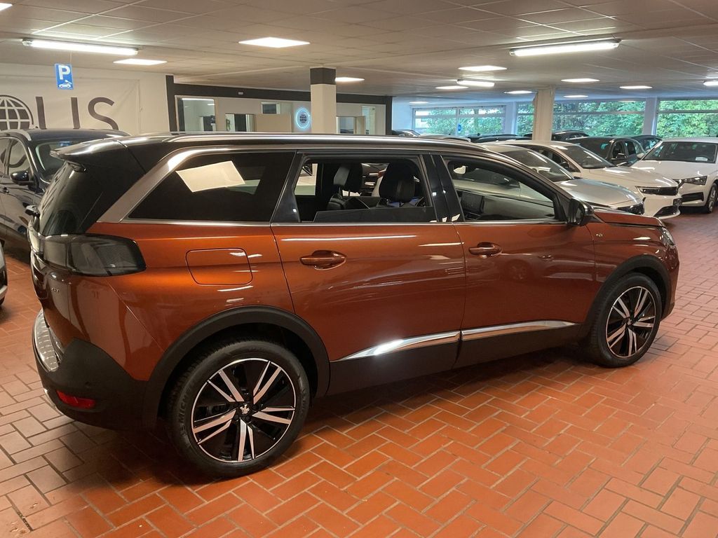Peugeot 5008 2021 г. Белый, пробег 44000 км