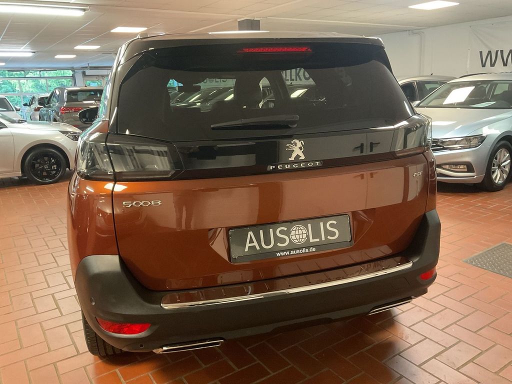 Peugeot 5008 2021 г. Белый, пробег 44000 км
