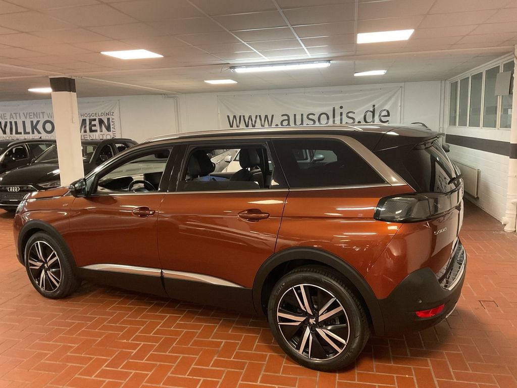 Peugeot 5008 2021 г. Белый, пробег 44000 км