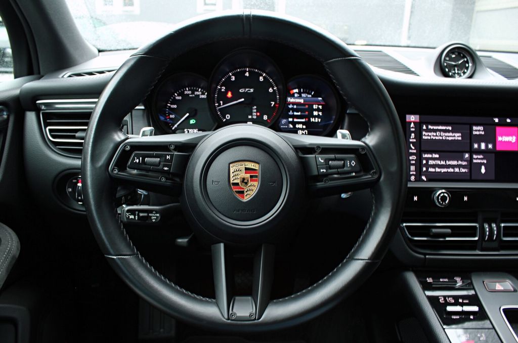Porsche Macan 2024 г. Чёрный, пробег 57950 км