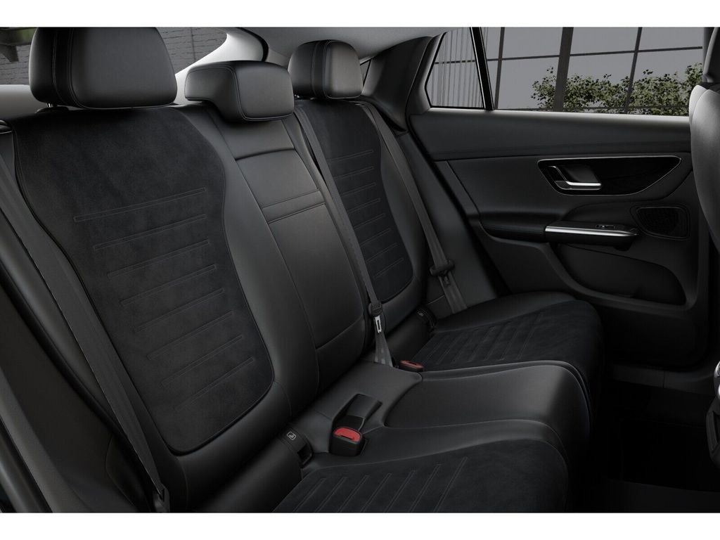 Mercedes-Benz GLC 200 2026 г. Чёрный, пробег 10794 км
