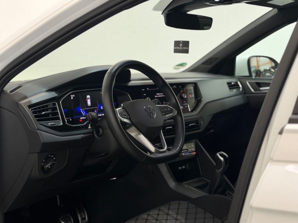 Volkswagen Taigo 2023 г. Белый, пробег 32434 км