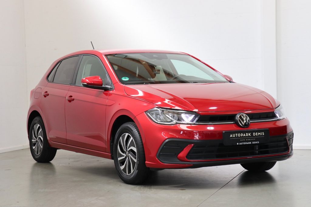 Volkswagen Polo 2022 г. Красный, пробег 33897 км
