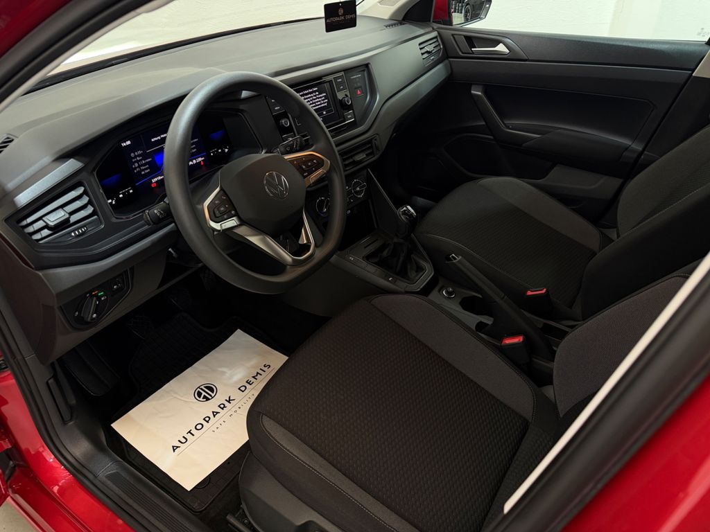 Volkswagen Polo 2022 г. Красный, пробег 33897 км