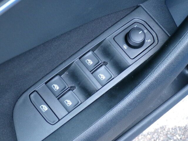 Skoda Kamiq 2022 г. Синий, пробег 48577 км