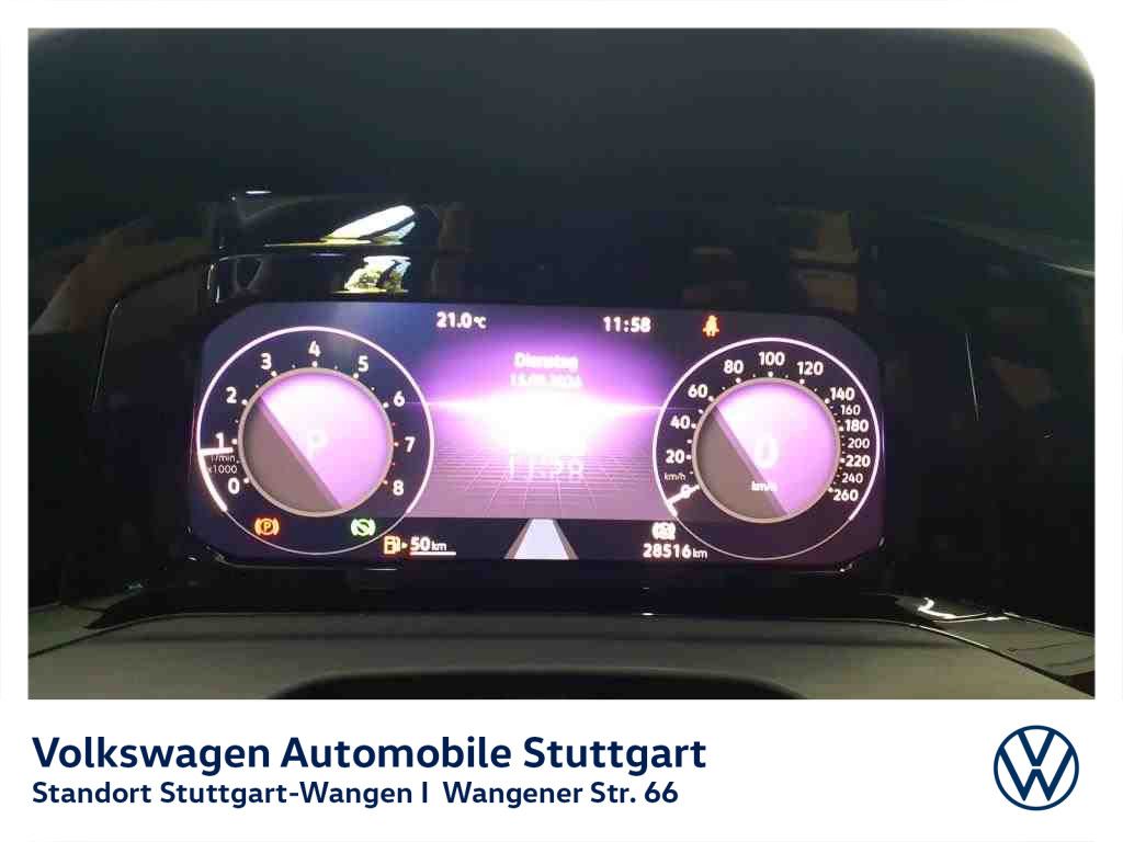 Volkswagen Golf 2024 г. Серый, пробег 28516 км