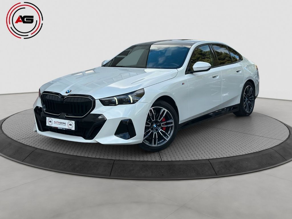 BMW 520 2023 г. Белый, пробег 54950 км