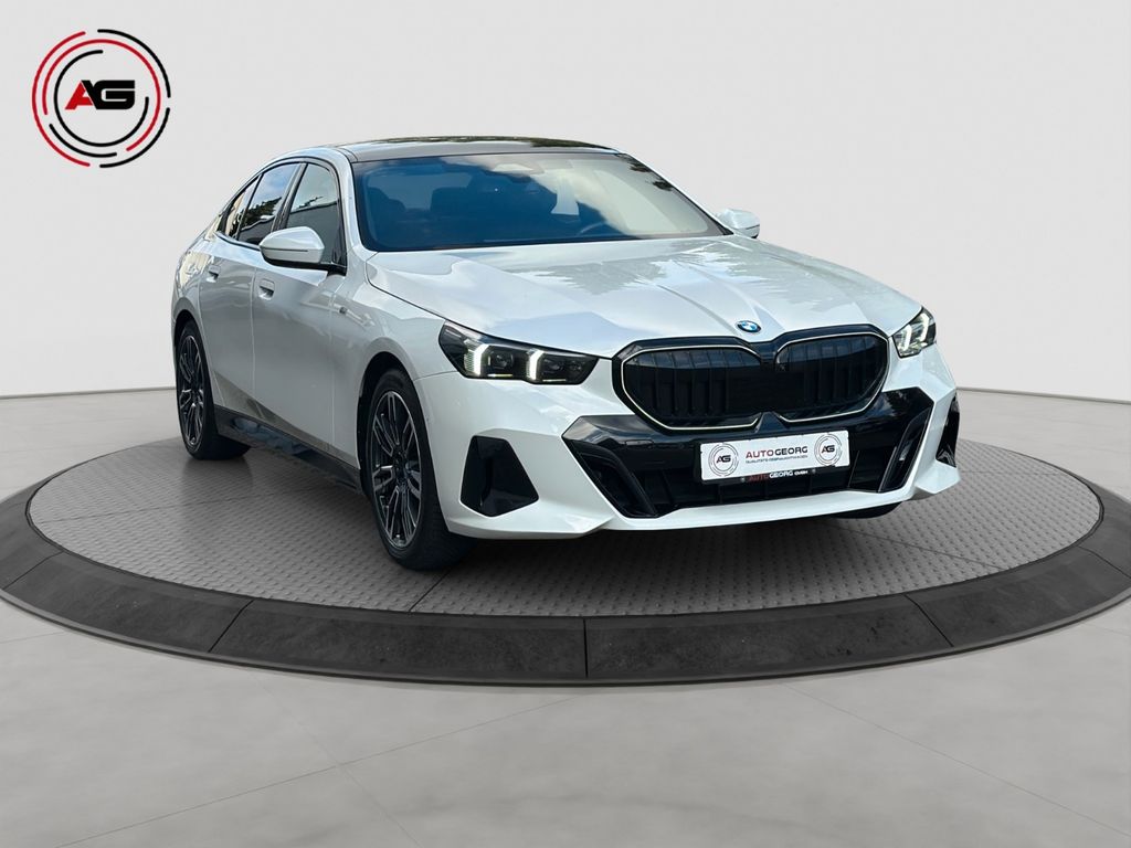 BMW 520 2023 г. Белый, пробег 54950 км