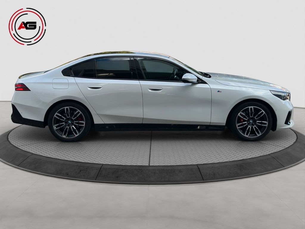 BMW 520 2023 г. Белый, пробег 54950 км
