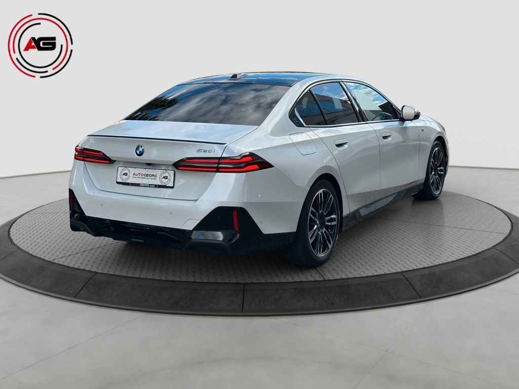 BMW 520 2023 г. Белый, пробег 54950 км