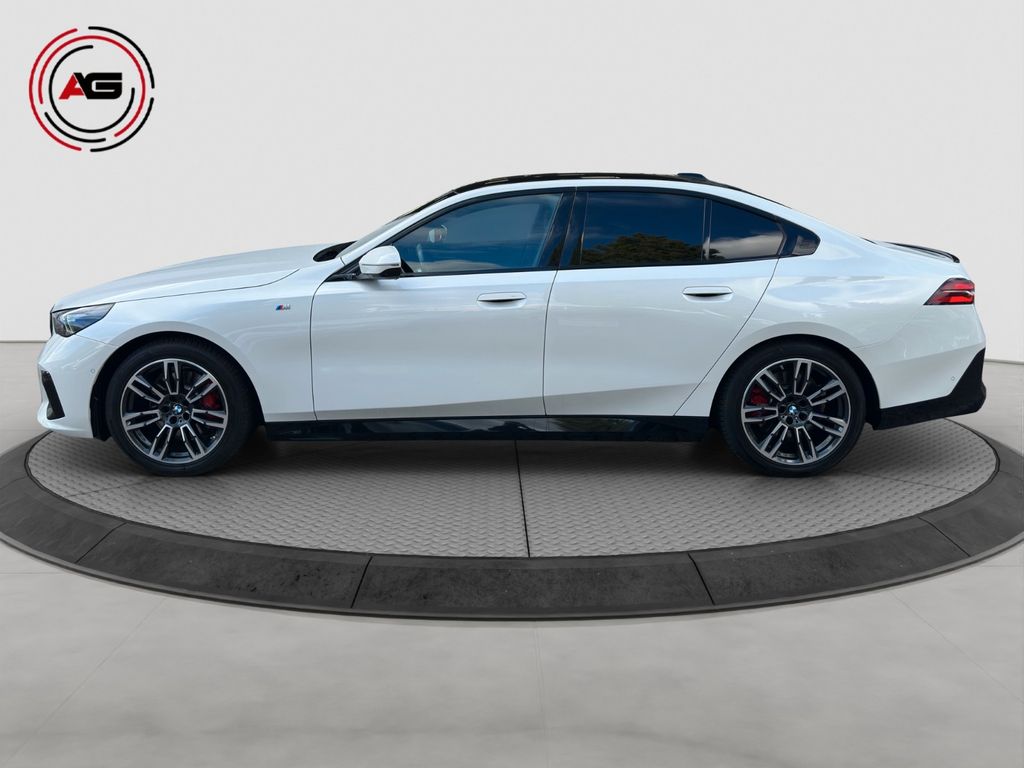 BMW 520 2023 г. Белый, пробег 54950 км