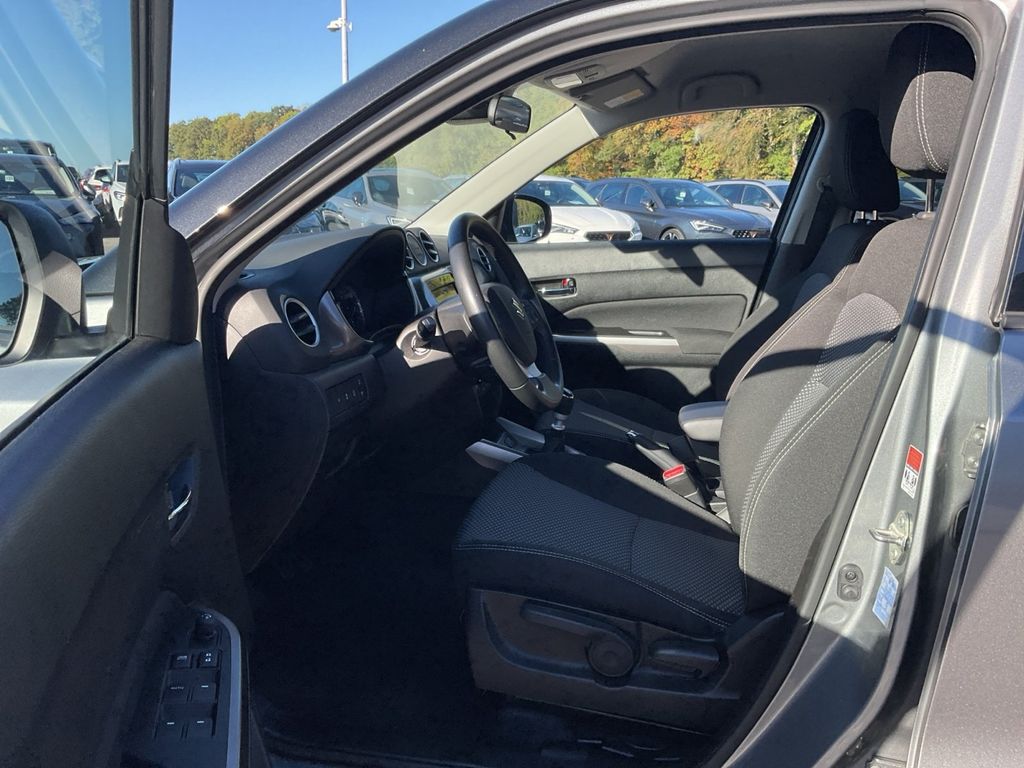 Suzuki Vitara 2022 г. Чёрный, пробег 38055 км