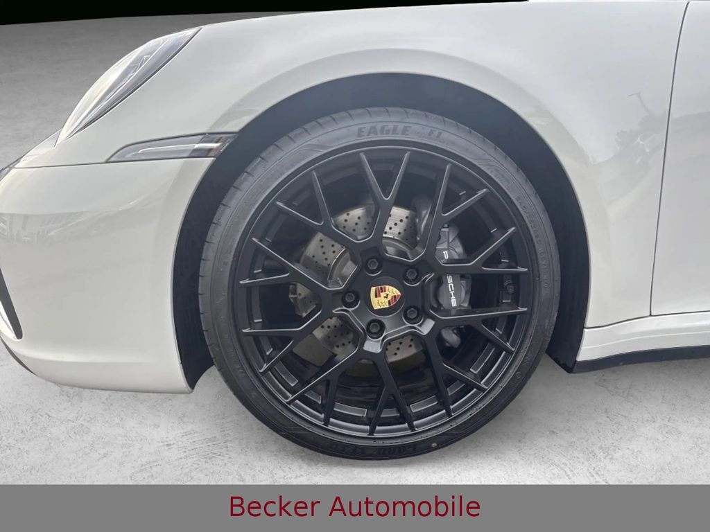 Porsche 992 2022 г. Серый, пробег 32990 км