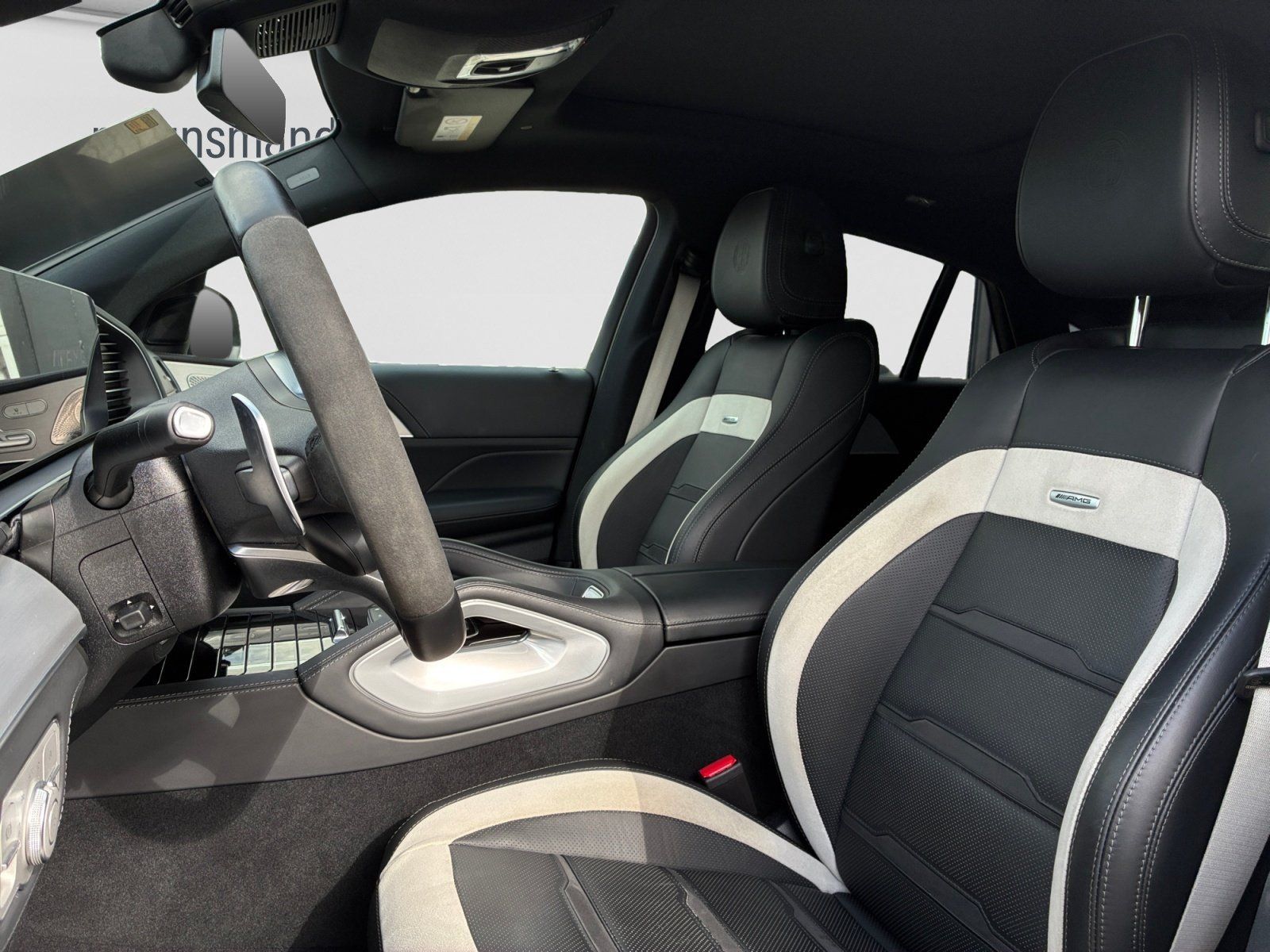 Mercedes-Benz GLE 63 AMG 2022 г. Белый, пробег 27650 км