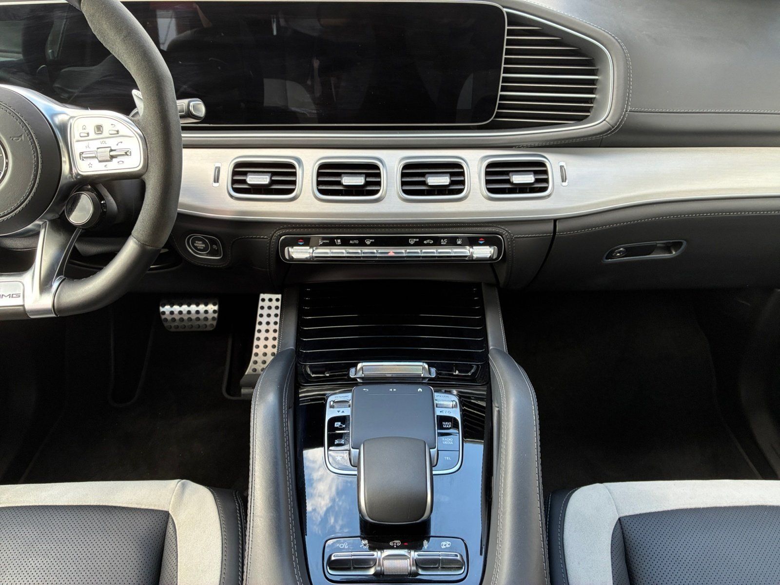Mercedes-Benz GLE 63 AMG 2022 г. Белый, пробег 27650 км
