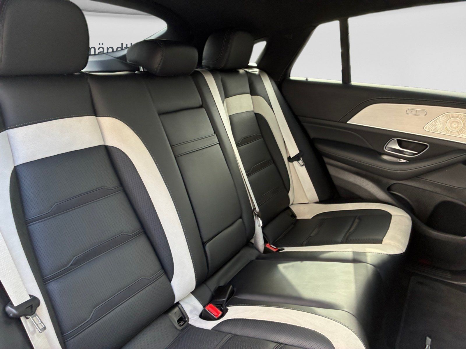 Mercedes-Benz GLE 63 AMG 2022 г. Белый, пробег 27650 км