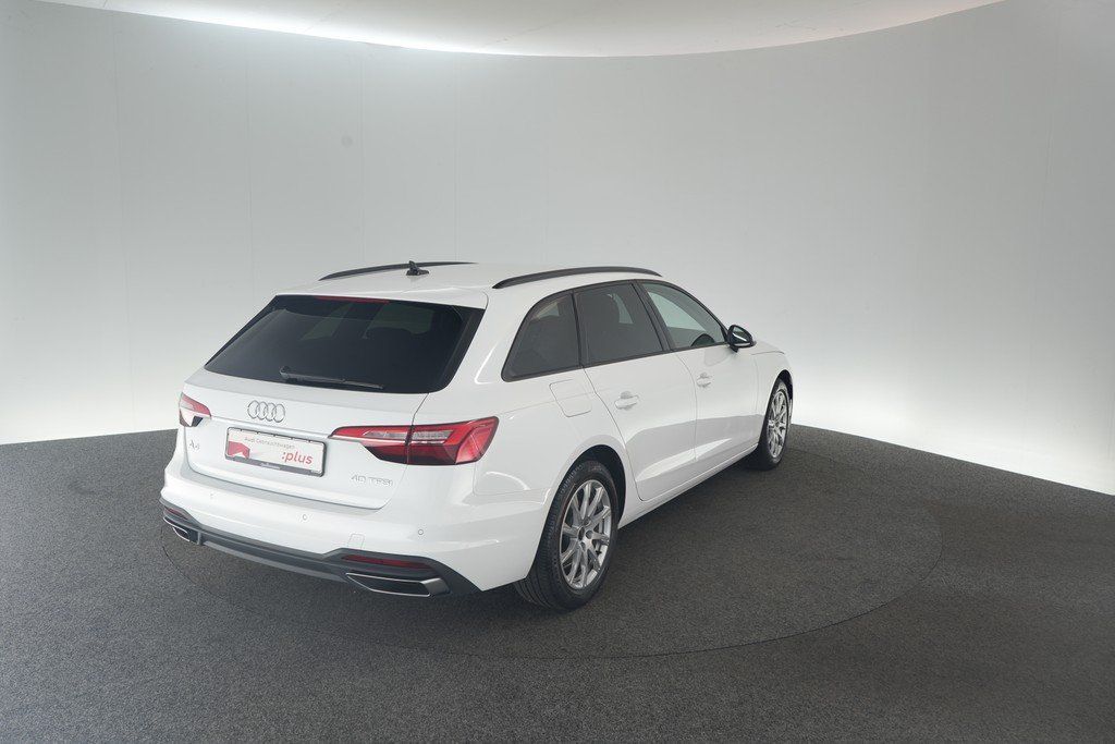 Audi A4 2023 г. Белый, пробег 35300 км