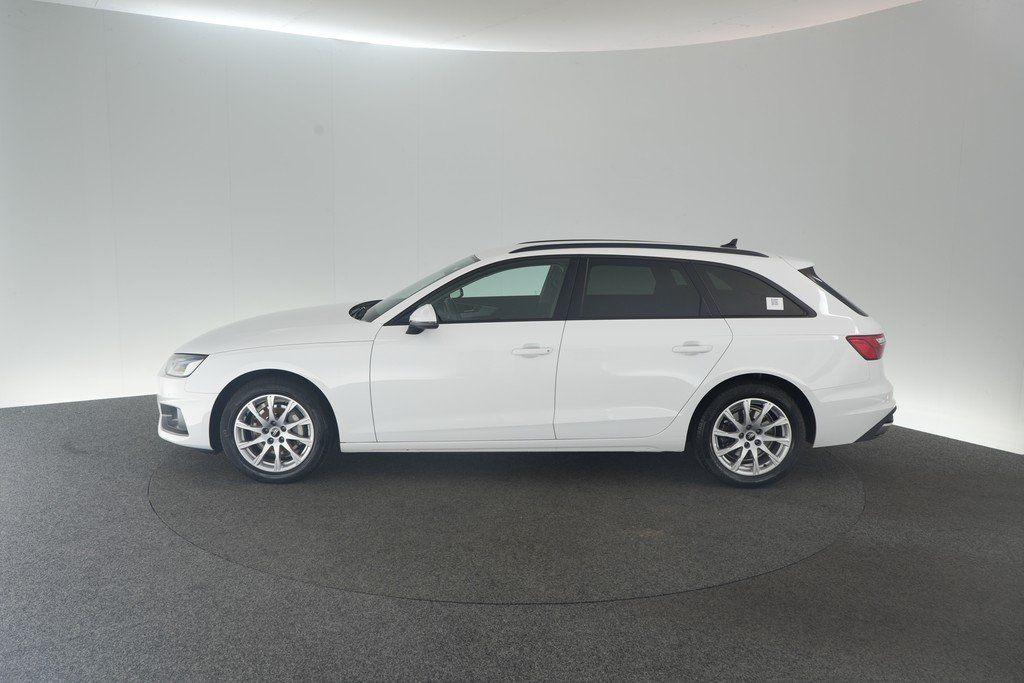 Audi A4 2023 г. Белый, пробег 35300 км