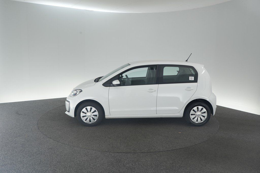 Volkswagen up! 2022 г. Белый, пробег 40000 км
