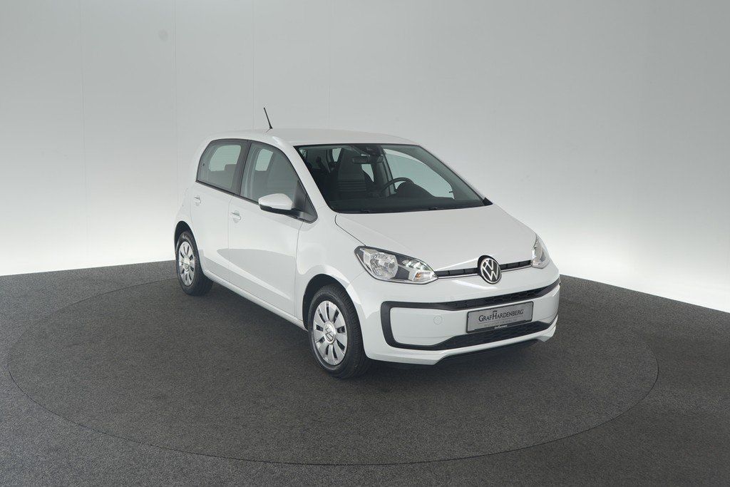Volkswagen up! 2022 г. Белый, пробег 40000 км