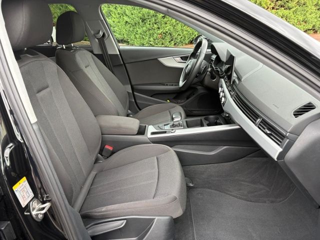 Audi A4 2023 г. Чёрный, пробег 41524 км