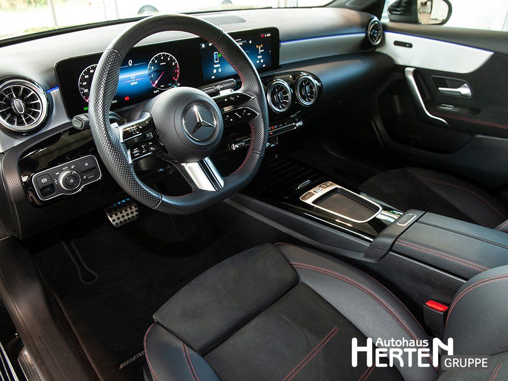 Mercedes-Benz A 200 2025 г. Чёрный, пробег 26984 км